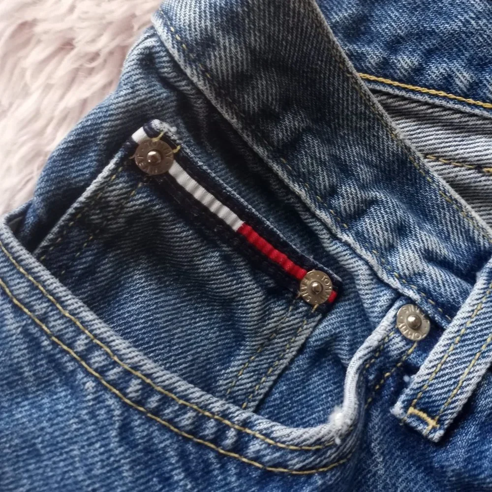 Vintage 90'sTommy Hilfiger Medium Wash Jeans